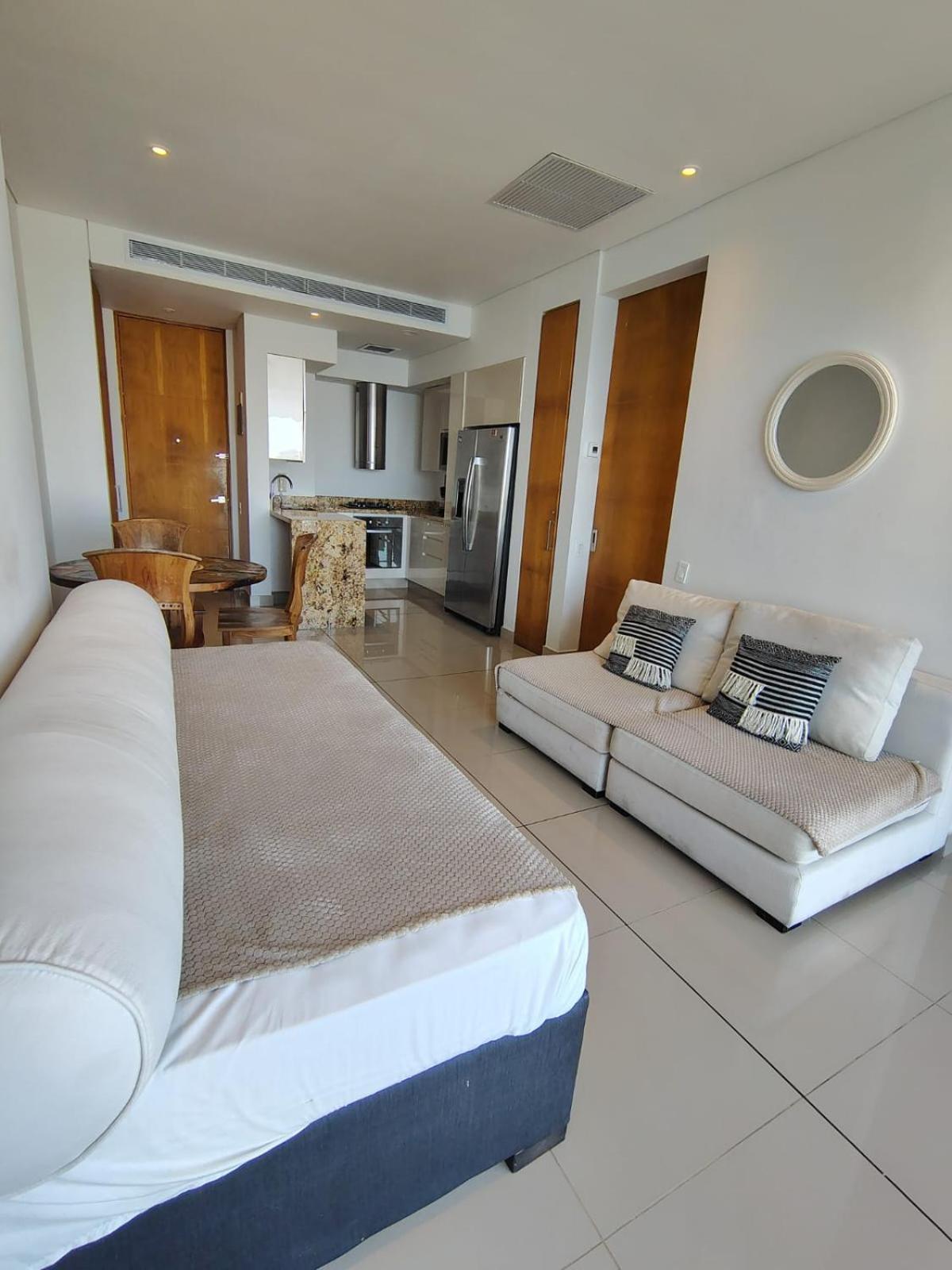 En Lujoso Edificio H2 Plaza Bocagrande Apartment